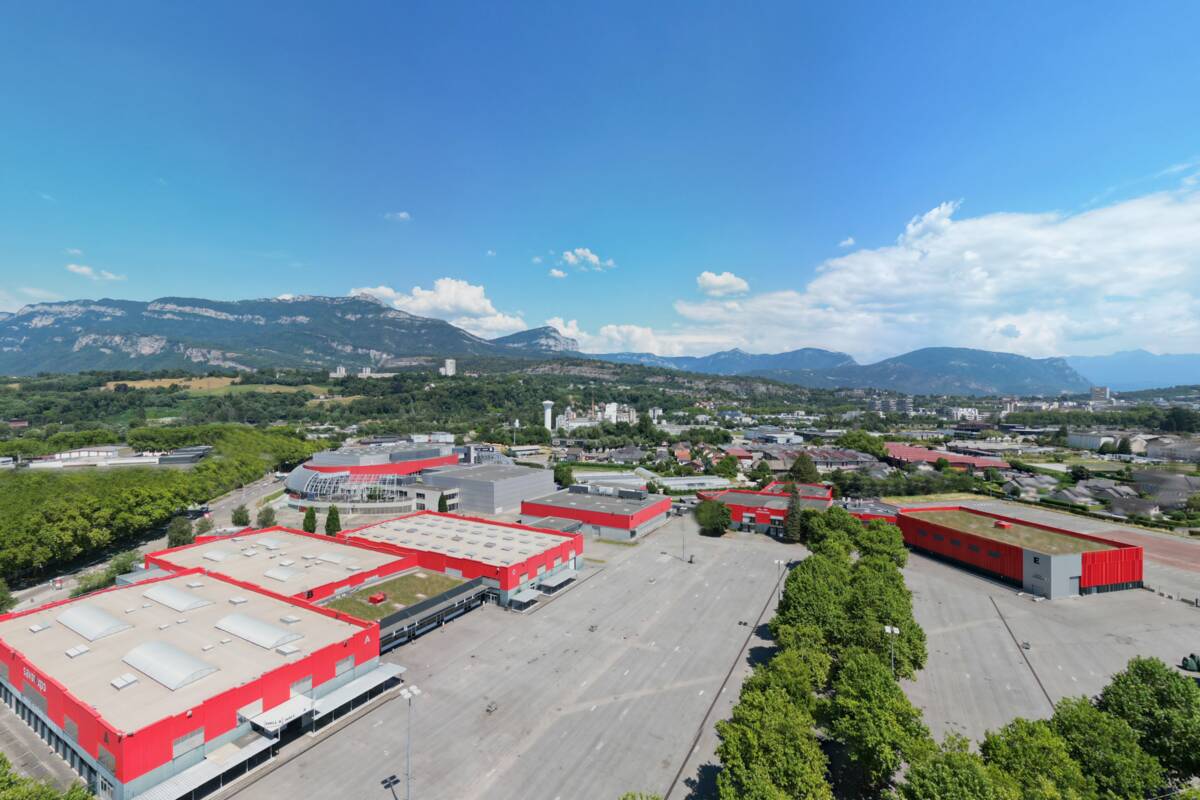 Vue aérienne par drone du Parc des expositions Savoiexpo à Chambéry